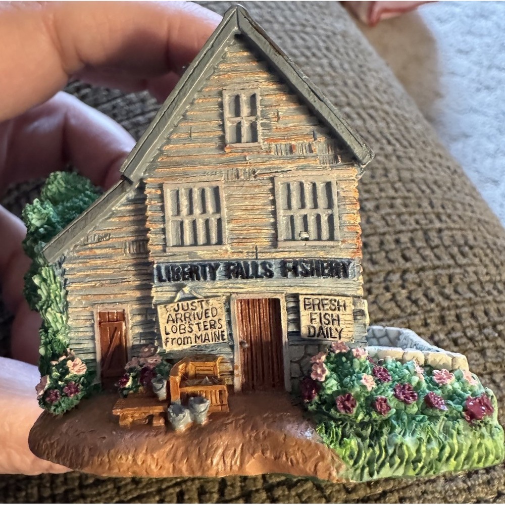 Liberty Falls Fishery AH268 2002 Americana Collection Miniature Village Building